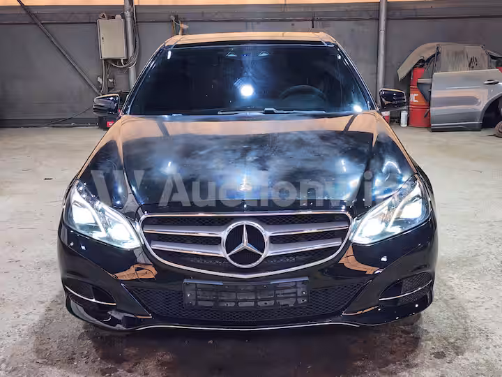 Mercedes Benz E Class 2015 — 9