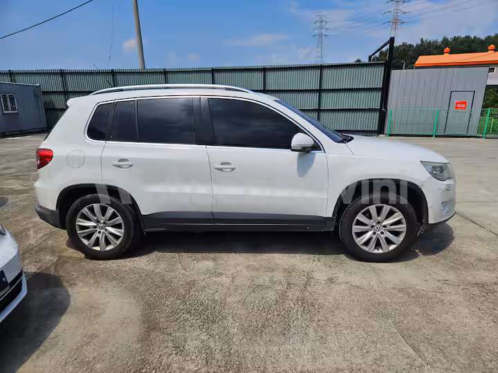 Volkswagen Tiguan 2010 — 5