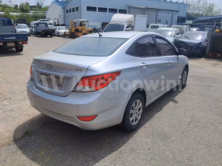 Hyundai Accent 2014 — 5