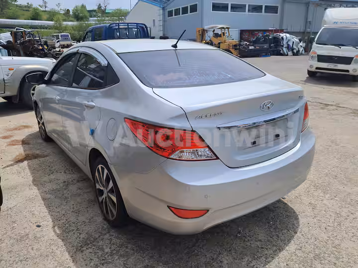 Hyundai Accent 2014 — 4