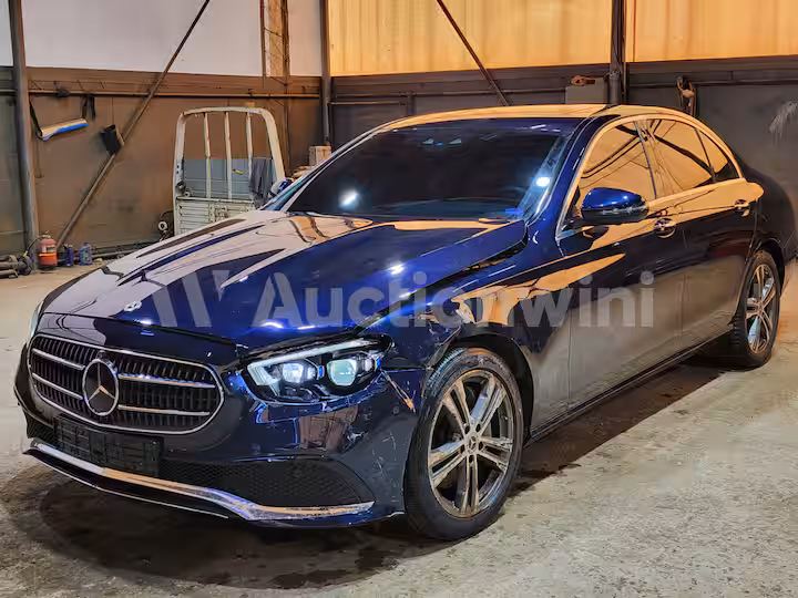 Mercedes Benz E Class 2022 — 1