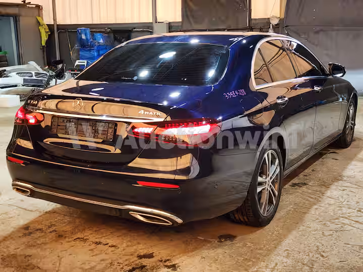 Mercedes Benz E Class 2022 — 5