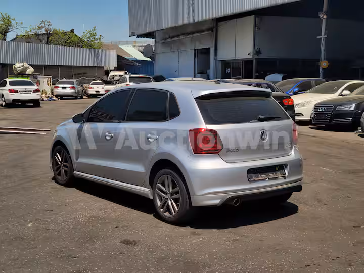 Volkswagen Polo 2015 — 4