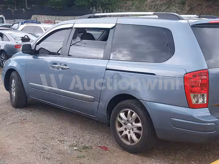 Kia Carnival 2011 — 3