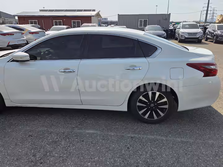 Nissan Altima 2018 — 4