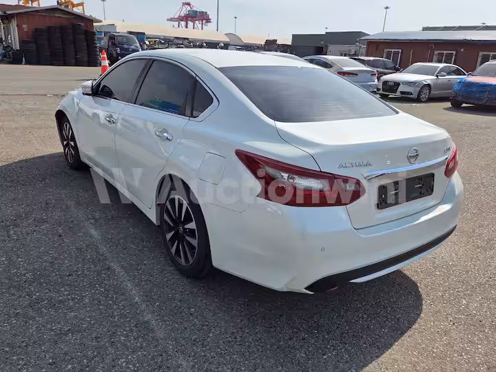 Nissan Altima 2018 — 5