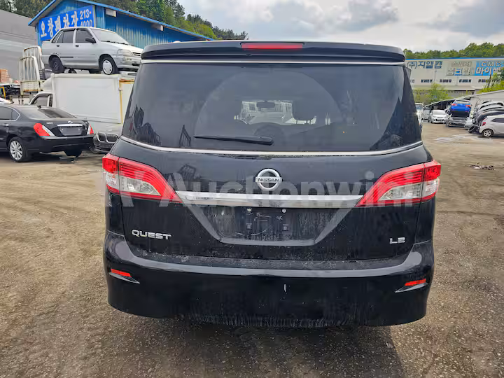 Nissan Quest 2012 — 5