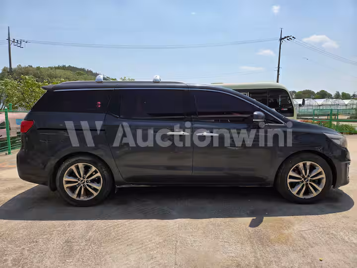 Kia Carnival 2015 — 4