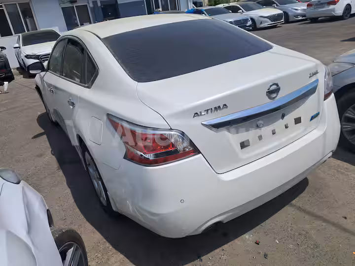 Nissan Altima 2015 — 4