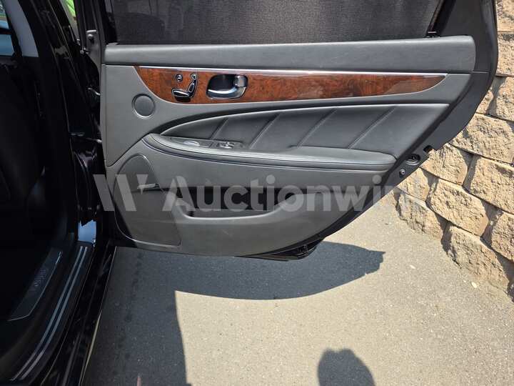 Hyundai Equus 2014 — 40