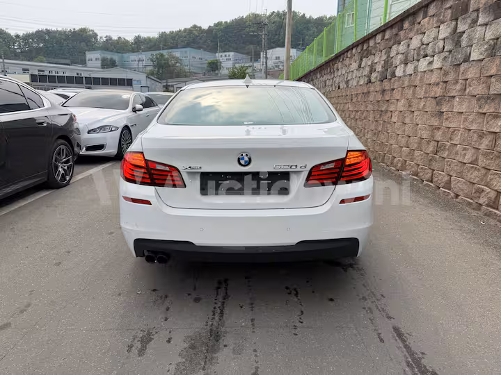 BMW 5 Series 2016 — 5