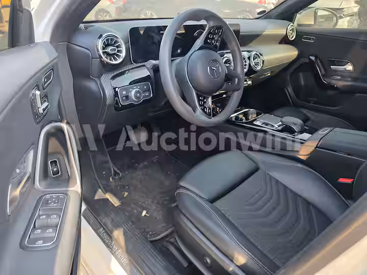 Mercedes Benz A Class 2020 — 12