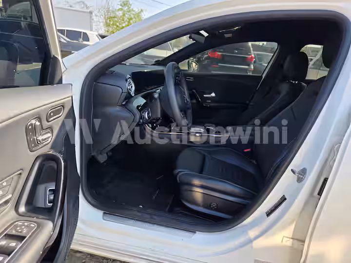 Mercedes Benz A Class 2020 — 17