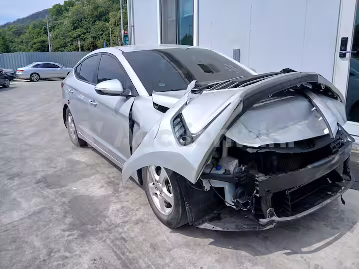 Hyundai Avante 2016 — 1