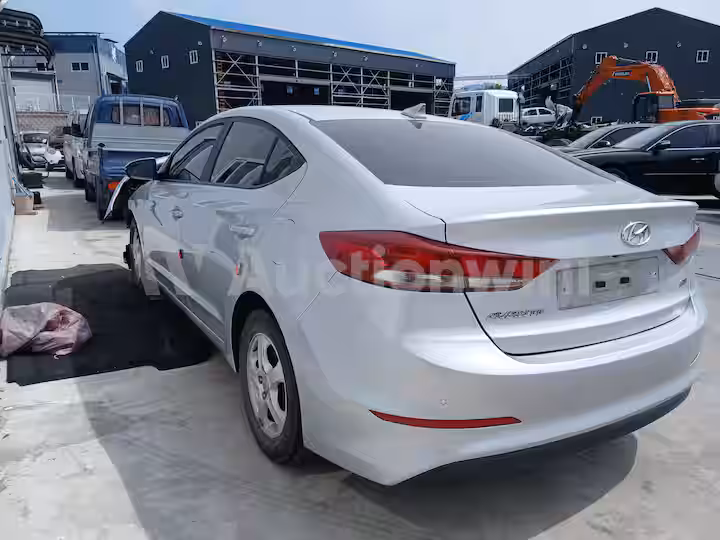 Hyundai Avante 2016 — 5