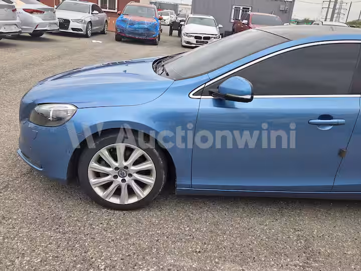 Volvo V40 2015 — 3