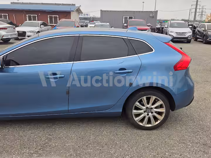 Volvo V40 2015 — 4