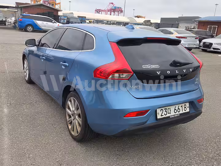 Volvo V40 2015 — 5