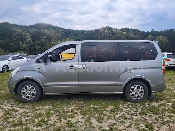 Hyundai Starex 2012 — 2