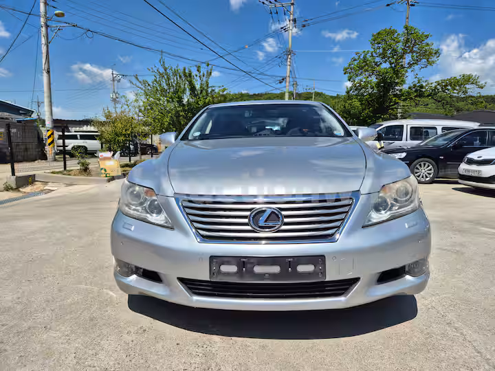 Lexus LS 2012 — 2