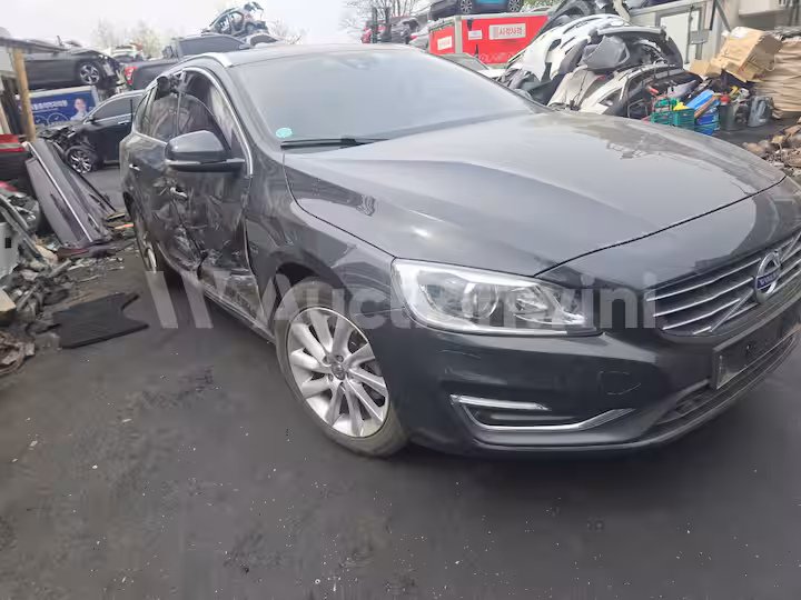 Volvo V60 2015 — 2