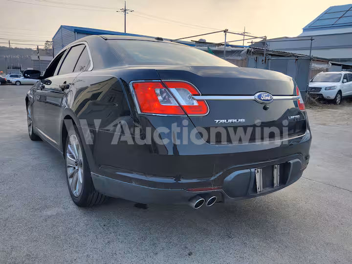 Ford Taurus 2011 — 3