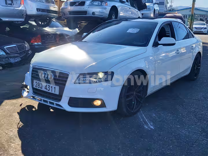 Audi A4 2010 — 1
