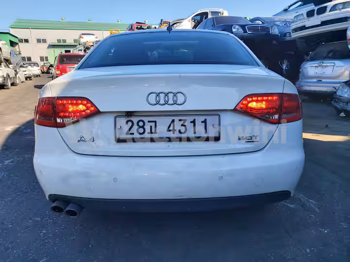 Audi A4 2010 — 5