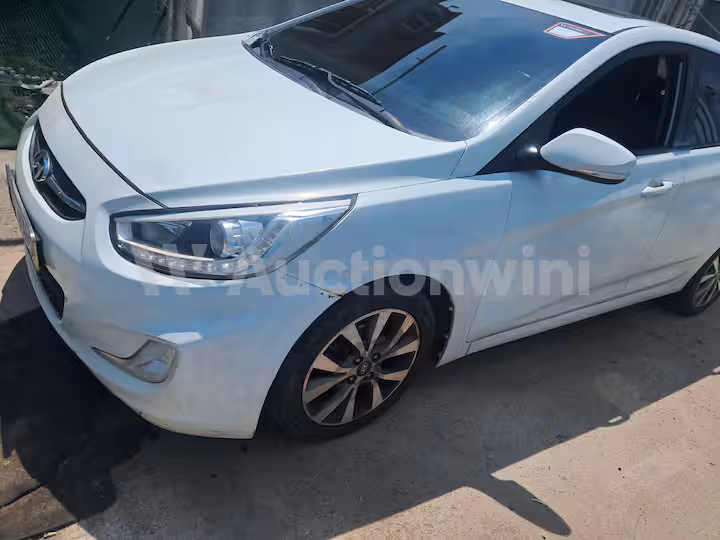 Hyundai Accent 2015 — 2