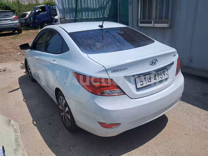 Hyundai Accent 2015 — 4