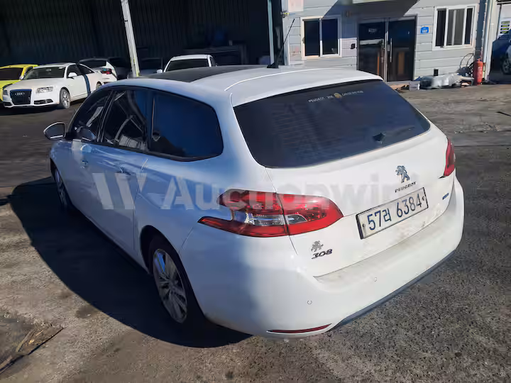Peugeot 308 2015 — 3