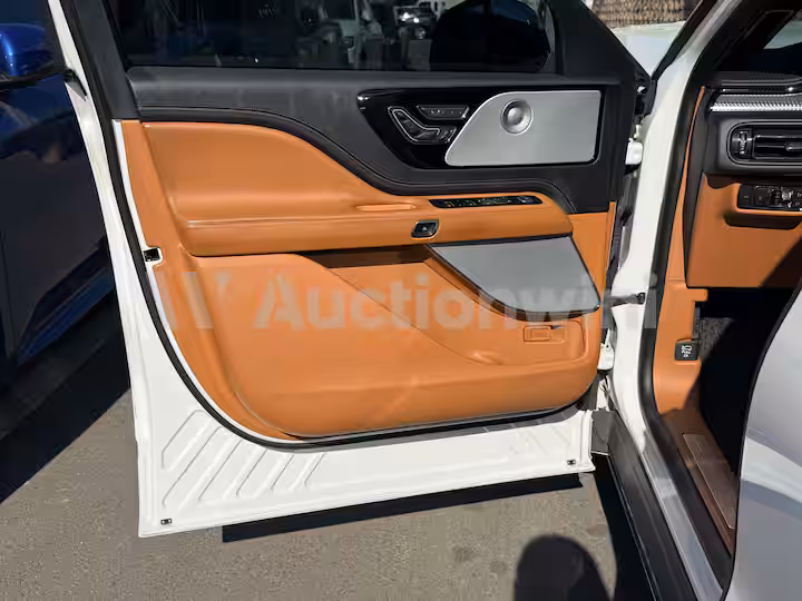 Lincoln Aviator 2021 — 28