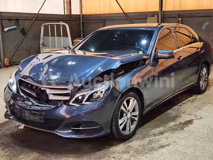 Mercedes Benz E Class 2016 — 1