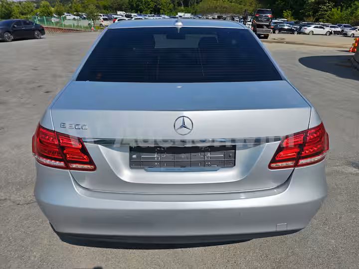Mercedes Benz E Class 2015 — 5