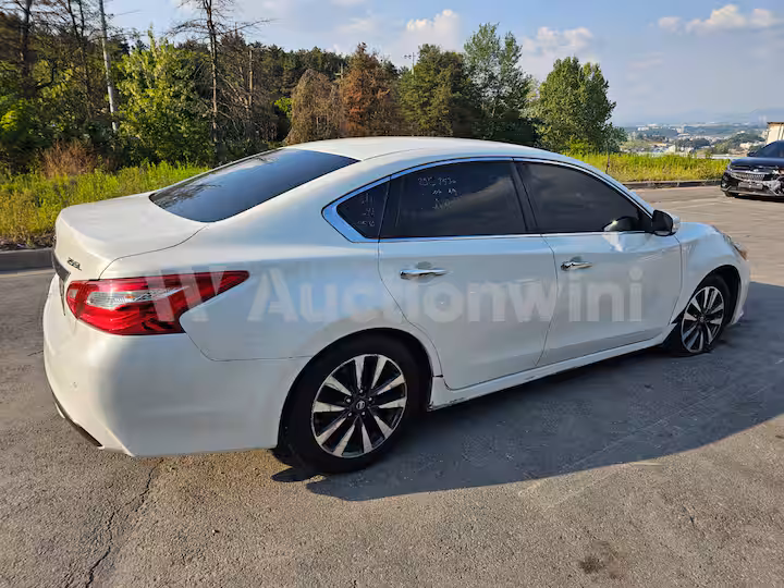 Nissan Altima 2017 — 4
