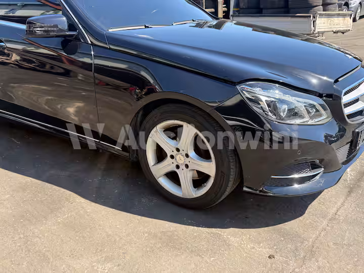 Mercedes Benz E Class 2014 — 18
