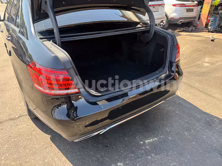 Mercedes Benz E Class 2014 — 23
