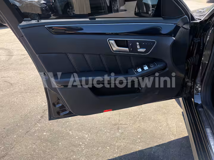 Mercedes Benz E Class 2014 — 27