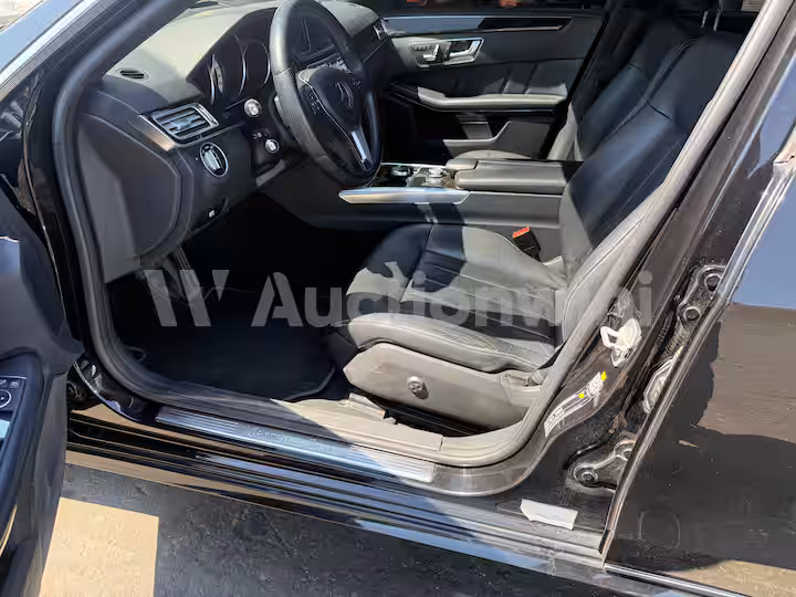 Mercedes Benz E Class 2014 — 28