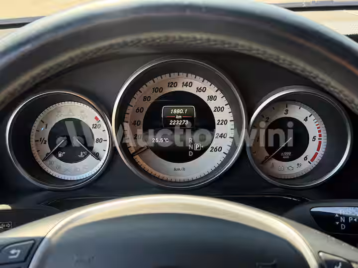 Mercedes Benz E Class 2014 — 32