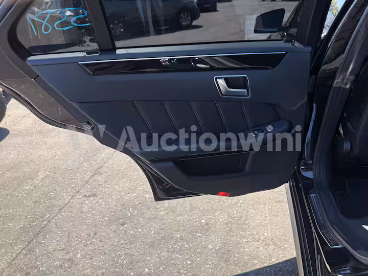 Mercedes Benz E Class 2014 — 38