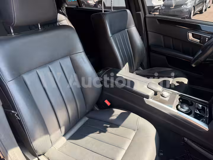 Mercedes Benz E Class 2014 — 48