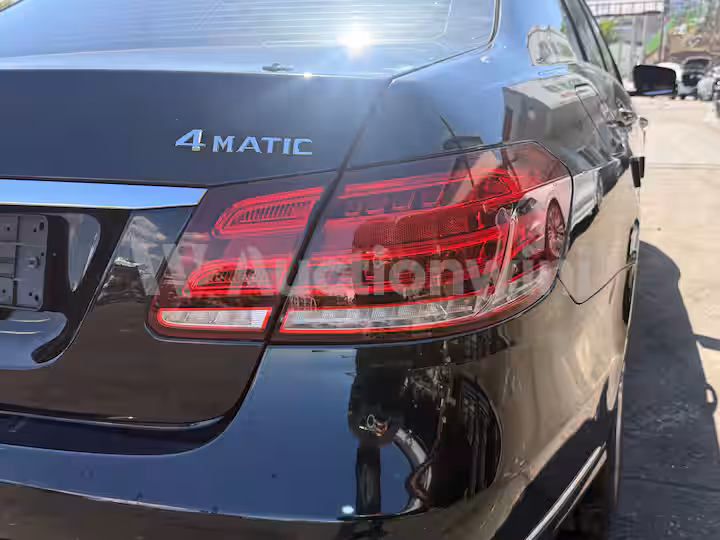 Mercedes Benz E Class 2014 — 8