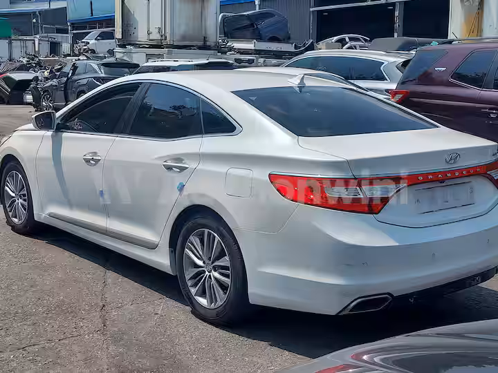 Hyundai Grandeur 2015 — 3