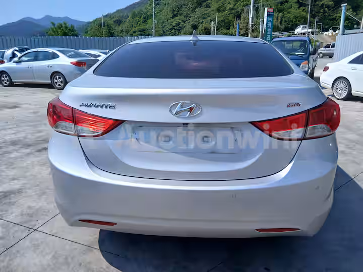 Hyundai Avante 2013 — 5
