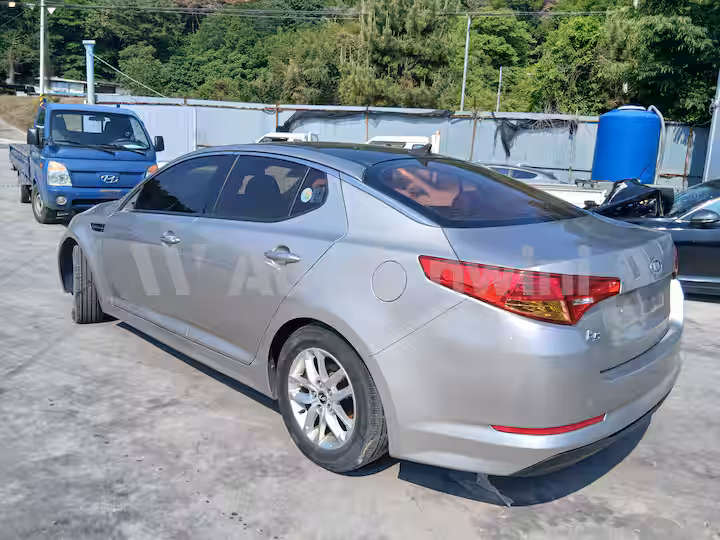 Kia K5 2011 — 5