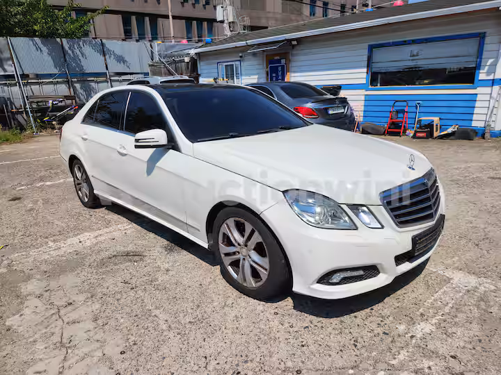 Mercedes Benz E Class 2010 — 3