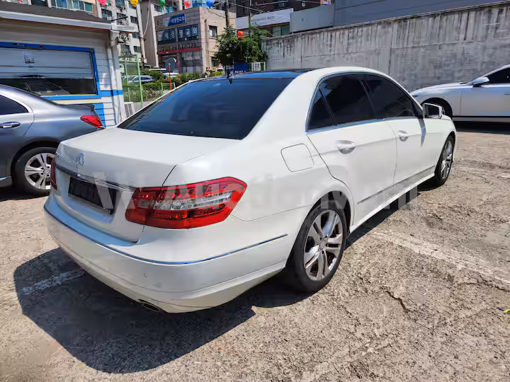 Mercedes Benz E Class 2010 — 5