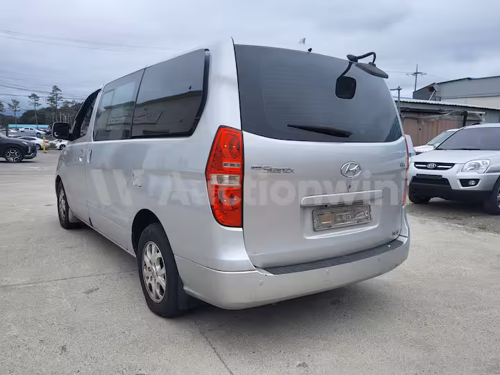 Hyundai Starex 2010 — 3