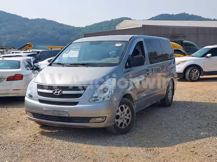 Hyundai Starex 2011 — 2